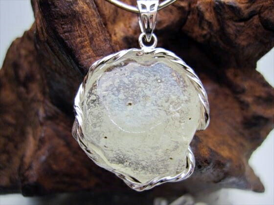 【ペンダントトップ 】リビアングラス8g【一点物】【鑑定済み】