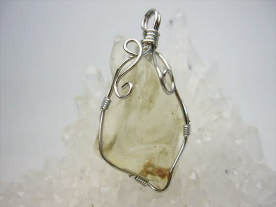 【ペンダントトップ 】リビアングラス5g【一点物】【鑑定済み】