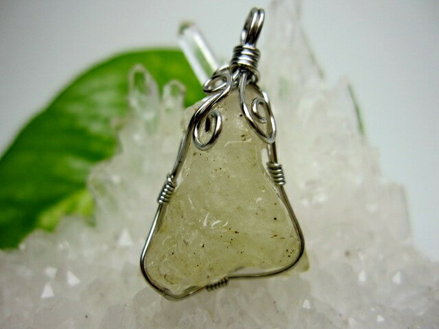 【ペンダントトップ 】リビアングラス5g【一点物】【鑑定済み】