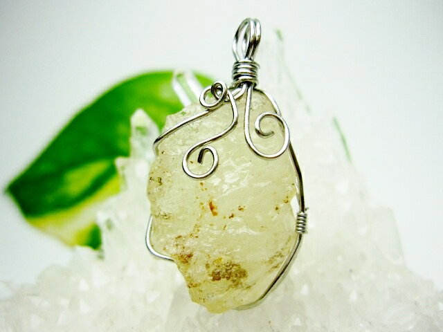 【ペンダントトップ 】リビアングラス5g【一点物】【鑑定済み】