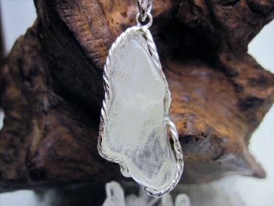 【ペンダントトップ 】リビアングラス6g【一点物】【鑑定済み】