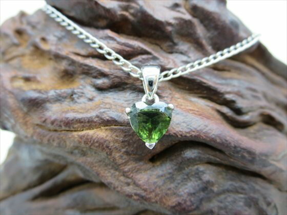 【ペンダントトップ】モルダバイト品質AAA1.5g【鑑別済み】【一点物】