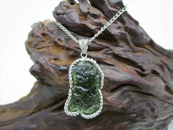 【ペンダントトップ】モルダバイト品質AAA6.6g【鑑別済み】【一点物】