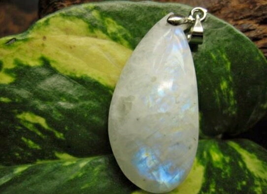 【ペンダントトップ】ブルームーンストーン7g【一点物】