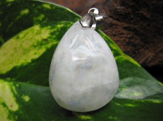 【ペンダントトップ】ブルームーンストーン7g【一点物】