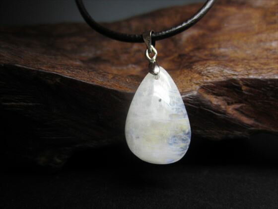 【ペンダントトップ】ブルームーンストーン3g【一点物】