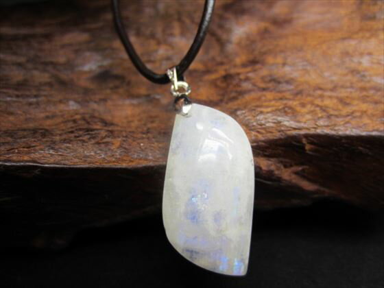 【ペンダントトップ】ブルームーンストーン5g【一点物】