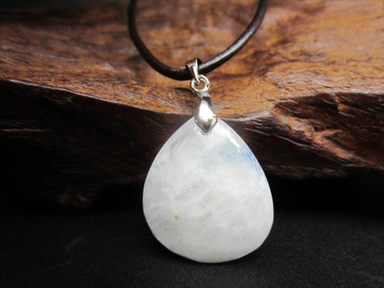 【ペンダントトップ】ブルームーンストーン5g【一点物】