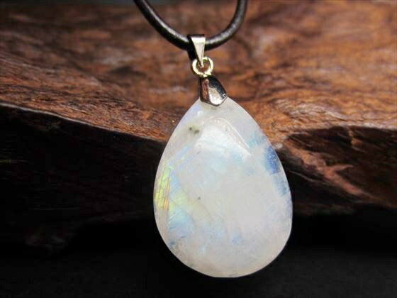 【ペンダントトップ】ブルームーンストーン6g【一点物】