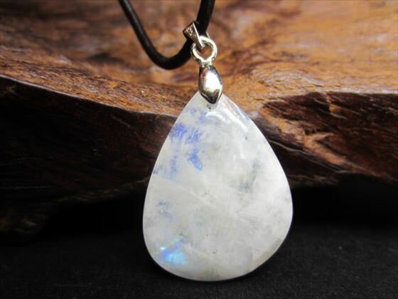 【ペンダントトップ】ブルームーンストーン6g【一点物】