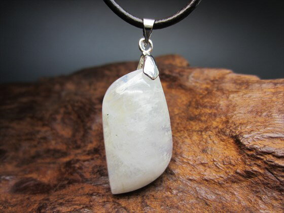 【ペンダントトップ】ブルームーンストーン6g【一点物】