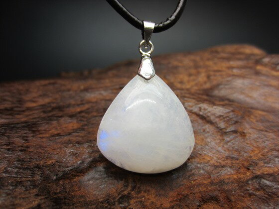 【ペンダントトップ】ブルームーンストーン6g【一点物】