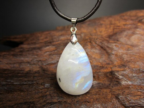 【ペンダントトップ】ブルームーンストーン5g【一点物】