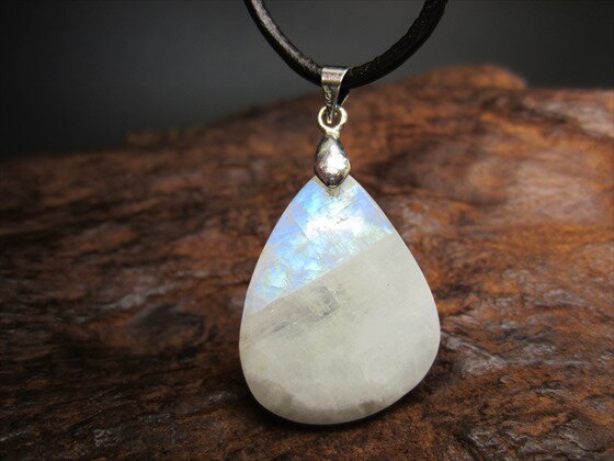 【ペンダントトップ】ブルームーンストーン5g【一点物】