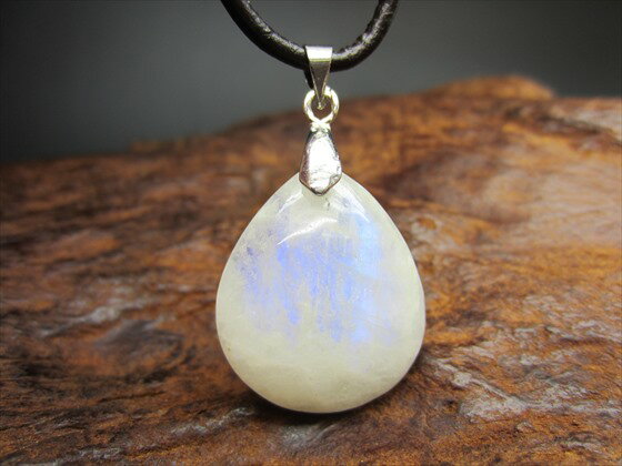 【ペンダントトップ】ブルームーンストーン5g【一点物】