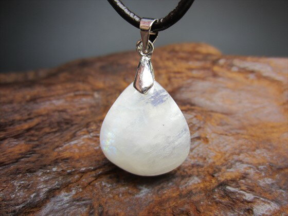 【ペンダントトップ】ブルームーンストーン5g【一点物】