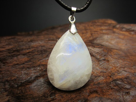 【ペンダントトップ】ブルームーンストーン5.5g【一点物】