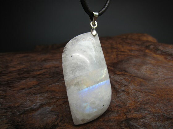 【ペンダントトップ】ブルームーンストーン8.5g【一点物】