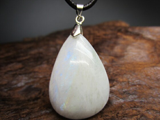 【ペンダントトップ】ブルームーンストーン8g【一点物】