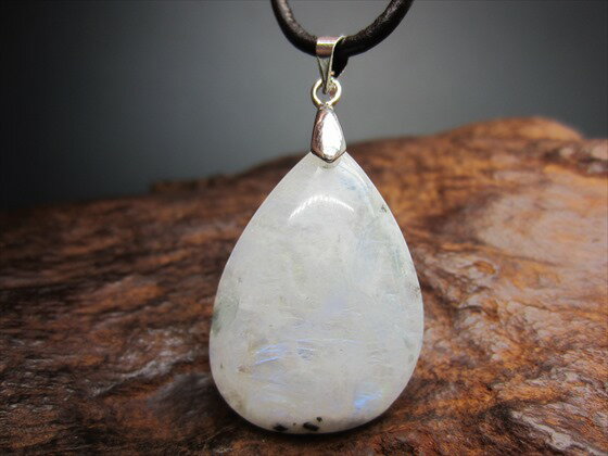 【ペンダントトップ】ブルームーンストーン7g【一点物】