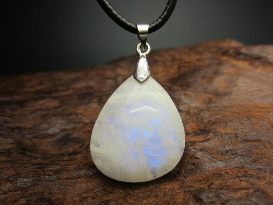 【ペンダントトップ】ブルームーンストーン5.5g【一点物】