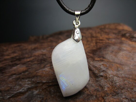 【ペンダントトップ】ブルームーンストーン5.5g【一点物】