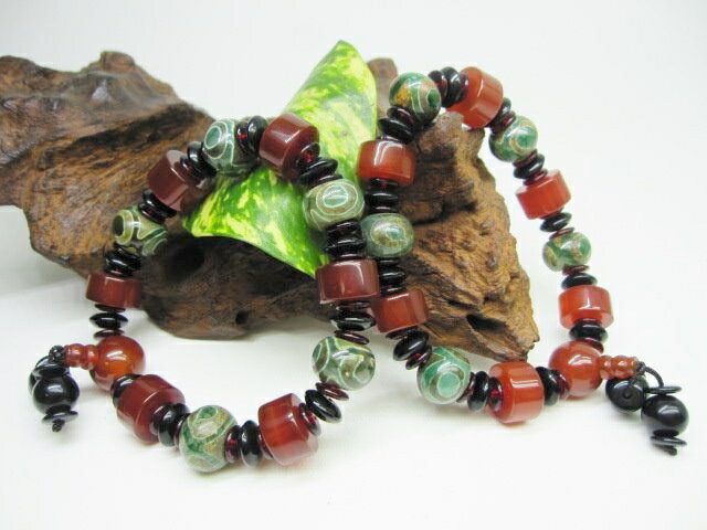 【均一ブレスレット・数珠】三眼天珠・緑+カーネリアン10×14mm+14×8mm