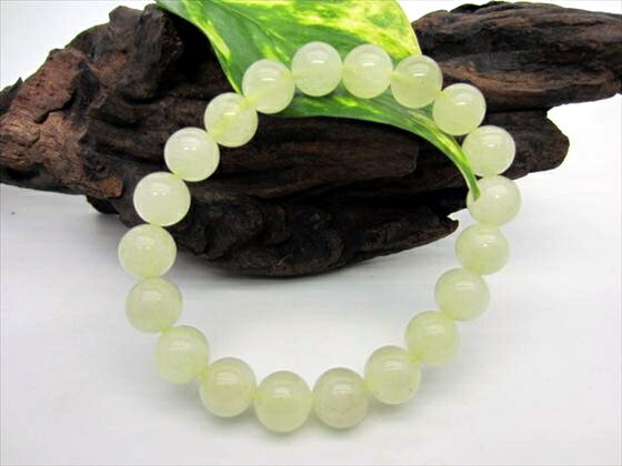 【ブレスレット】 リビアングラス ☆商品情報☆ 石サイズ：Φ9.8±0.2mm 粒数：20粒 重さ：約22g 手首周り：約16.5cm 原産地：エジプト ※鑑定済み商品ですが、鑑別書は付きません。 ※石の材質上、形状やサイズのばらつき、表面や穴周りに小キズや凹み等があります。 ※照明等の関係で実際の色と多少イメージの異なる場合もございます。予めご了承ください。 ※こちらは一点物ですので、画像の商品のお届けとなります。【こんなときにオススメです】 ・強力なヒーリングストーン ・自己成長 ・インスピレーションを高める ・霊的防御 ・幸運を呼ぶお守り ＜浄化方法＞ 水晶クラスター、お香、日光浴、月光浴、流水 ■こんな物を探している方にもご利用頂いております■ おしゃれで、かわいい ファッション アクセサリー（手作り ブレスレット[数珠・腕輪]｜ペンダント｜ネックレス｜ペンダントトップ ペンダントヘッド｜ストラップ｜原石 鉱石 磨き原石｜リング｜指輪｜ルース｜タンブル｜置物｜粒｜石｜ビーズ｜デザイン ジュエリー｜天珠） ギフト・プレゼントにも おすすめのレディース(女性・女の子)、メンズ(男性・男の子) 可愛い 高級 厄年 厄除け 大きいサイズ アイテム多数、新作 New ポッキリ などなど。 激安/格安/限定 特価/安い/在庫処分/レア物/アウトレット/訳ありなど、通販価格で販売。送料無料 ネコポス レギュラー、シルバー、ゴールド、ダイヤモンド、プラチナ会員様それぞれに満足の高品質アイテムあります。 ★記念日のプレゼント、贈り物に★ 誕生日 結婚記念日 出産 正月 ニューイヤー 成人の日 春節(旧正月) 夫婦の日 バレンタインデー 雛祭り（桃の節句） ホワイトデー 卒業式 新入学 入学式 新学期 進学 新社会人 よい夫婦の日 端午の節句 母の日 父の日 恋人の日 七夕 ハロウィン 敬老の日 クリスマス 水晶婚式 お中元 お歳暮 ★長寿のお祝い★ 61歳 還暦（かんれき）、華甲（かこう） 70歳 古希（こき） 77歳 喜寿（きじゅ） 80歳 傘寿（さんじゅ） 88歳 米寿（べいじゅ） 90歳 卒寿（そつじゅ） 99歳 白寿（はくじゅ） 100歳 百寿（ひゃくじゅ・ももじゅ）、紀寿（きじゅ） 天然石のお店 sun flower [サンフラワー]