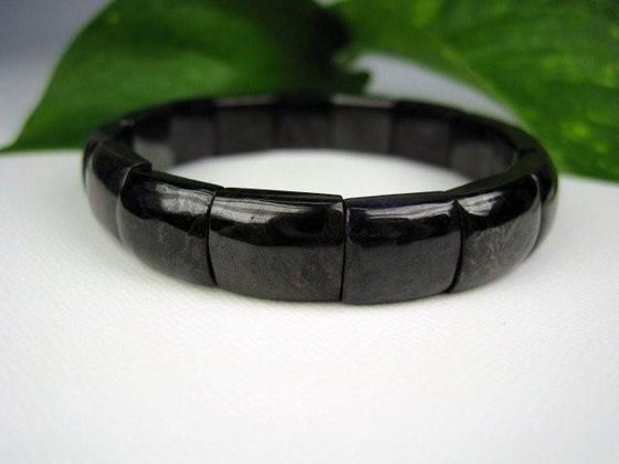 【ブレスレット】スギライト スクエアカット11.2×13.4×6mm【一点物】