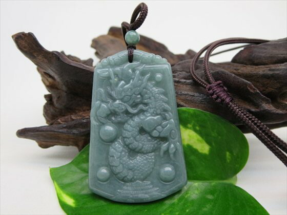 【ネックレス】グアテマラ産翡翠(ジェダイト)龍神:龍行天下約52×33×4.5mm