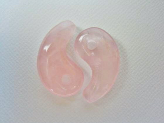※訳あり※【勾玉】ローズクォーツ25.5×14.4×7mm