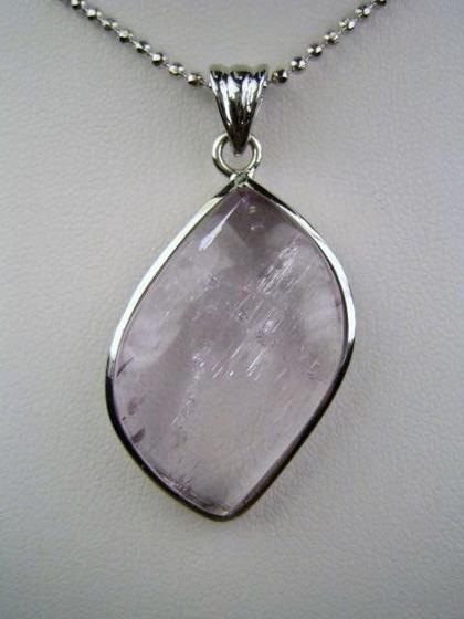 【ペンダントトップ】クンツァイト8.4g