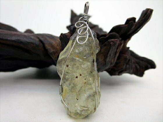 【ペンダントトップ 】リビアングラス8g【一点物】【鑑別済み】