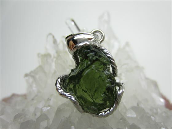 【ペンダントトップ】モルダバイト4.3g【鑑別済み】【一点物】