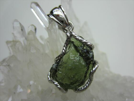 【ペンダントトップ】モルダバイト4.3g【鑑別済み】【一点物】