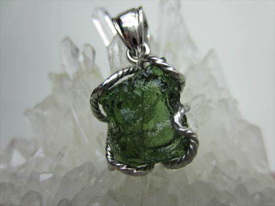 【ペンダントトップ】モルダバイト4.3g【鑑別済み】【一点物】