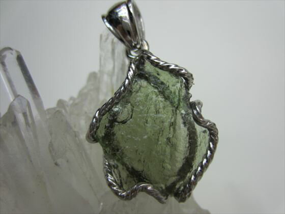 【ペンダントトップ】モルダバイト4.3g【鑑別済み】【一点物】