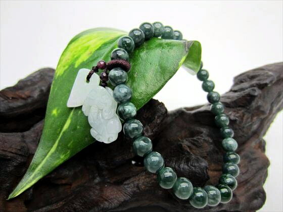 【均一ブレスレット】グアテマラ産翡翠(ジェダイト)貔貅(ヒキュウ)Φ6±0.2mm【右向き】