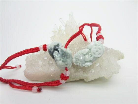 【均一ブレスレット】翡翠(ジェダイト)貔貅(ヒキュウ)紐タイプ・赤