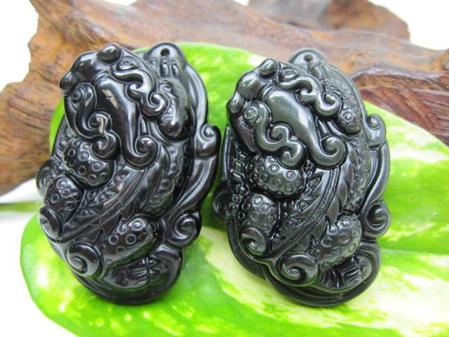 【飾り物】レインボーオブシディアン貔貅(ヒキュウ)48×32×13mm