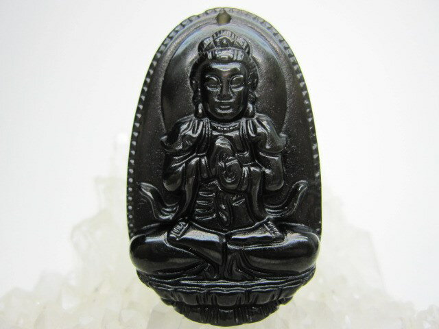 【飾り物】レインボーオブシディアン大日如来37×24×12mm
