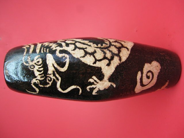 【チベット天珠:置物】龍神天珠木製台座付き【一点物】