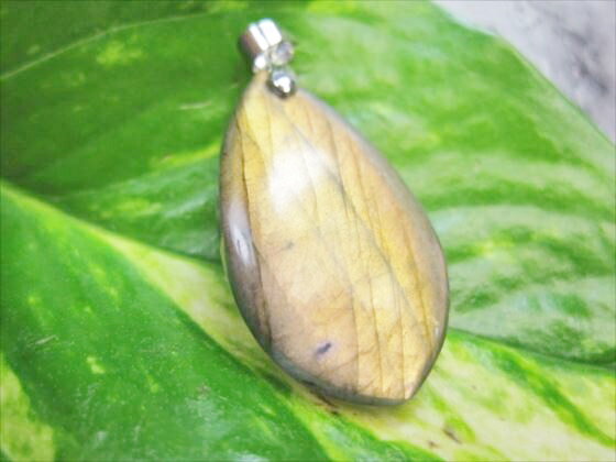 【ペンダントトップ】ラブラドライト7g【一点物】