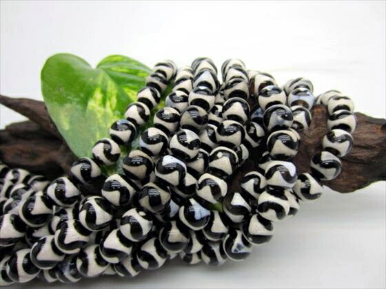 【半連売り商品】虎牙天珠・黒Φ8±0.2mm