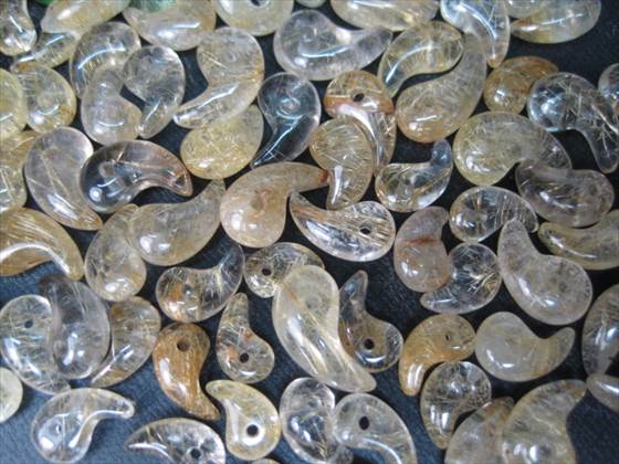 【勾玉】ルチルクォーツ9-17×5.5-9mm