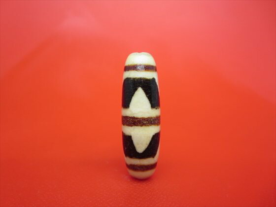 ※キズあり※【チベット風化三色天珠】四線虎牙天珠約35×11mm【一点物】