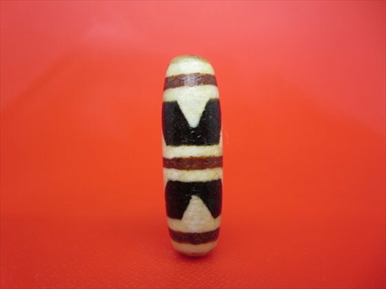 ※キズあり※【チベット風化三色天珠】四線虎牙天珠約36×11mm【一点物】