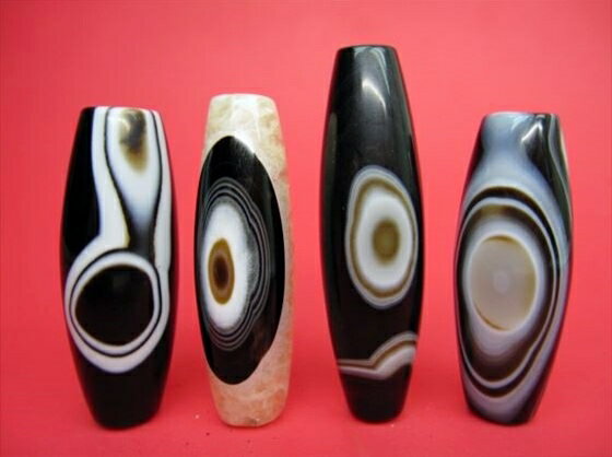 【チベット高級天珠】羊眼板珠・天眼珠【水晶入り・4粒SET】【一点物】