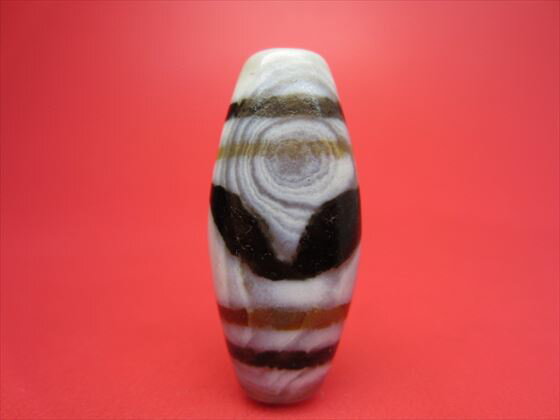 【チベット風化三色天珠】虎牙天珠【馬蹄痕・天然模様入り】【一点物】