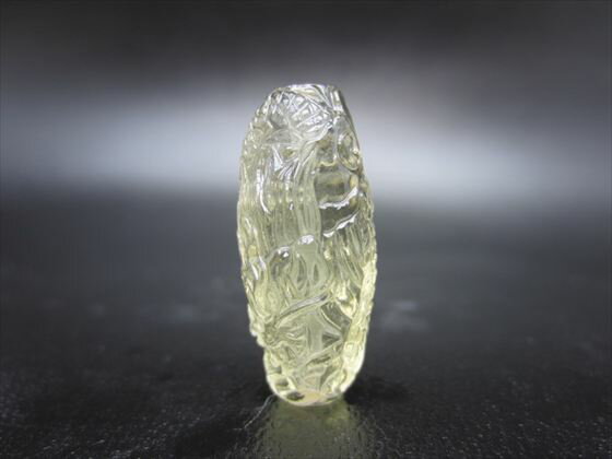 【リビアングラス天珠】手彫り龍神天珠3.7g約25×11.3mm【鑑別済み】【一点物】